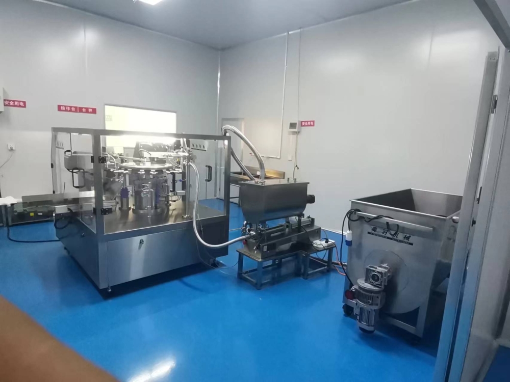 全自動(dòng)復(fù)合調(diào)味料給袋式包裝機(jī)